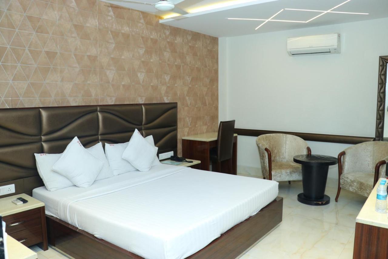 Nagpal Regency Hotell Ludhiana Eksteriør bilde